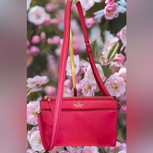 kate spade Like New Crossbody/shoulder Bag Fuchsia with black piping